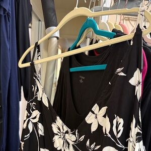 Torrid black adjust strap camisole tank tropical print 6 X NWOT